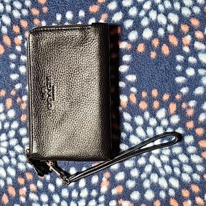 Coach Double Corner Zip Wristlet